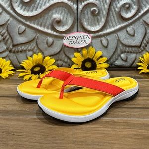 ATTIVO Yellow & Orange Flip Flops Size 7M EUC!